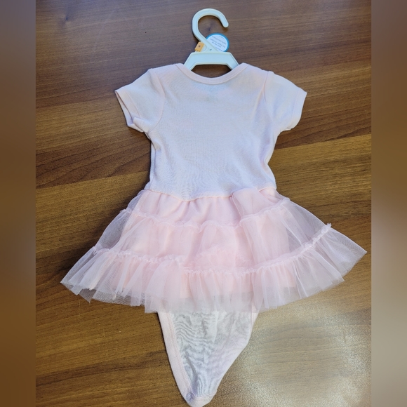 Gerber 3-6m pink onesie - Picture 2 of 2